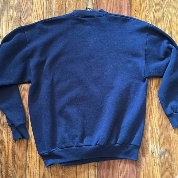 90’s Disney Vintage Crewneck Sweater - Picture 8 of 8